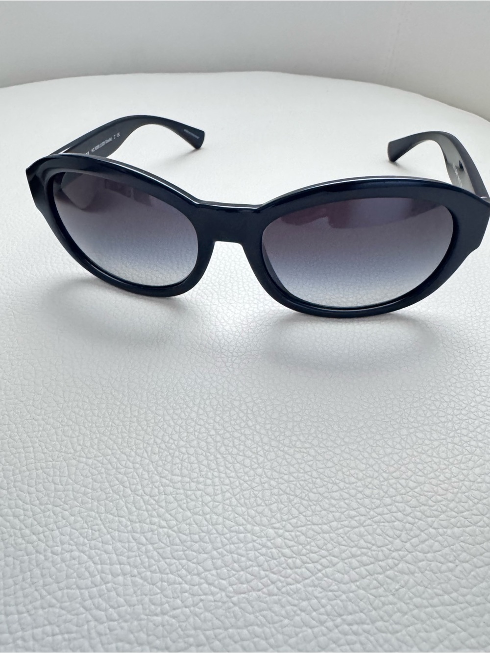 Coach Like New Gisele Sunglasses With Case for Women - Picture 12 of 12